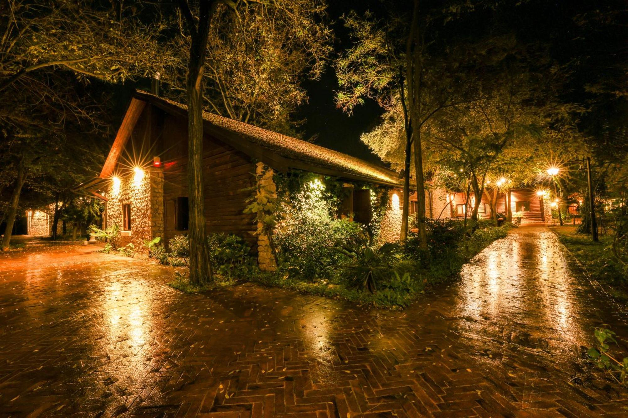 Hoteli Gjuetise Lezhe Exterior photo